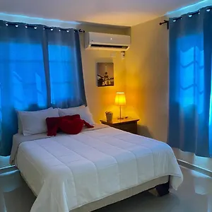 Tiny By Merengue House ,8 Minutos Airport Apartment Santo Domingo